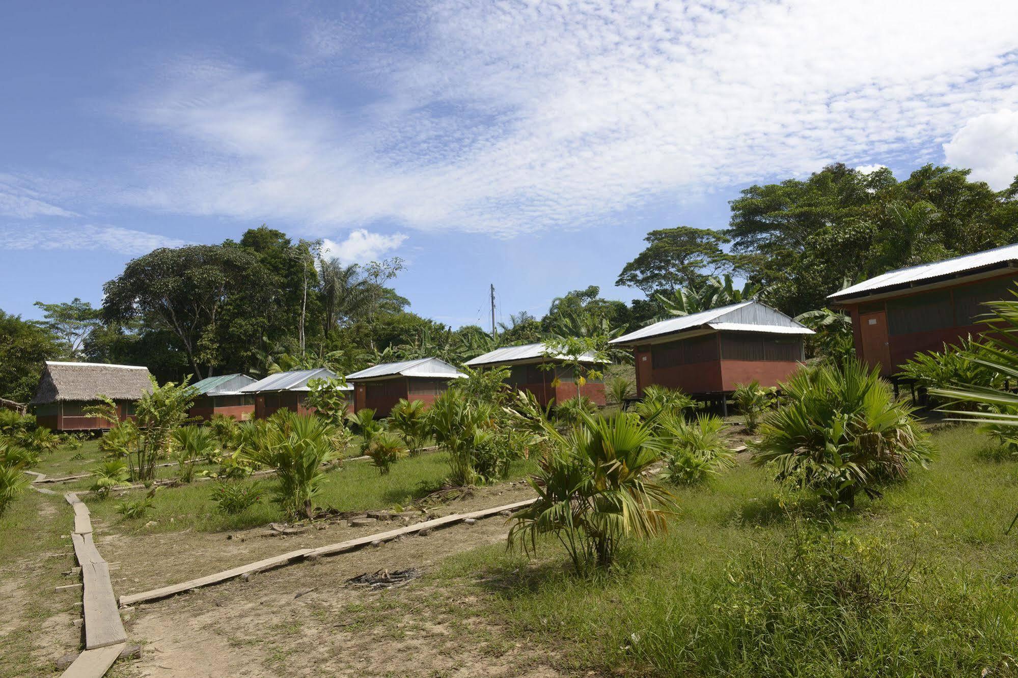 Maniti Expeditions Eco Lodge อีกีโตส ภายนอก รูปภาพ